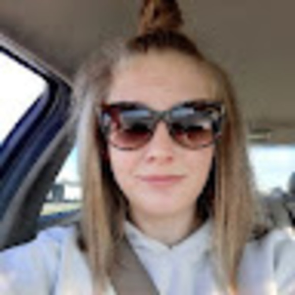 Meet your Posher, Alexzandria - Picture 1 of 1